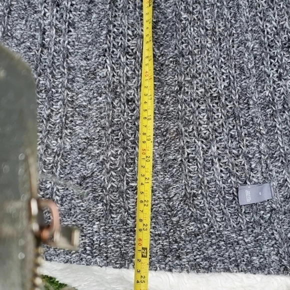 Aerie Gray asymmetrical.‎ cardigan S/P - Picture 8 of 11